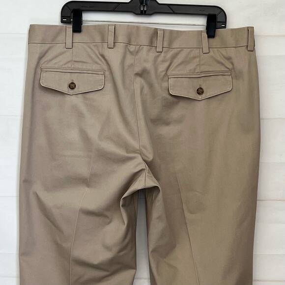 L.L. Bean Men's Khaki Pants Size 37 Standard Fit Flat Front Pockets Zip Fly - Picture 3 of 12